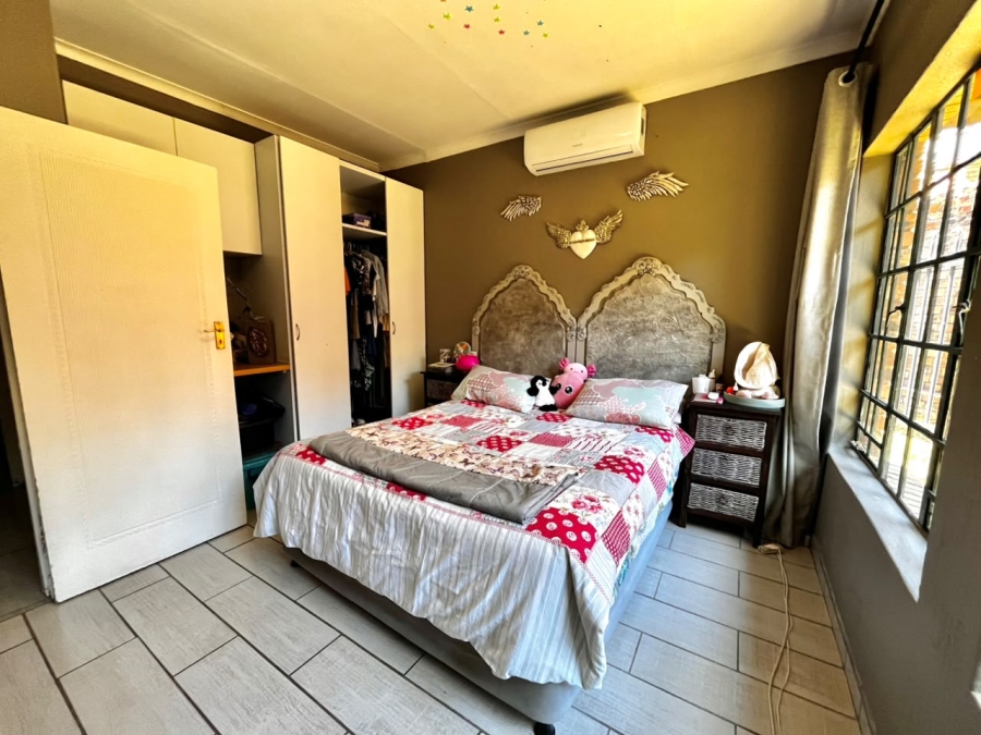 To Let 4 Bedroom Property for Rent in Cashan North West